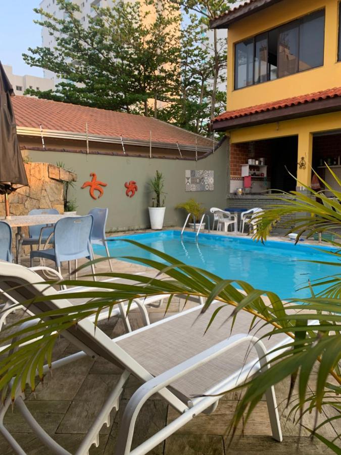 Lindo Sobrado Amarelo -próximo a praia Mongaguá Exterior foto