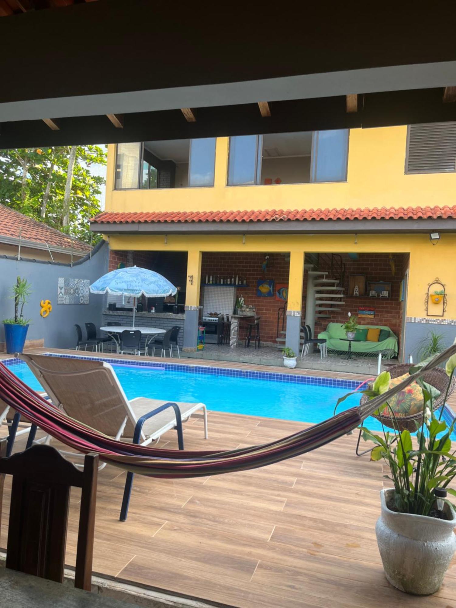 Lindo Sobrado Amarelo -próximo a praia Mongaguá Exterior foto